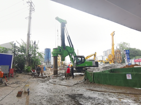 KR300ES Döner Sondaj Kazık Rig Düşük Tavan Hidrolik 320KN / M