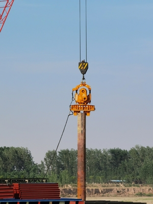 Yüksek frekanslı 1100 R/Min Yaprak Yığın Mini Ekskavatör Çift Klem Vibro Hammer Crane için
